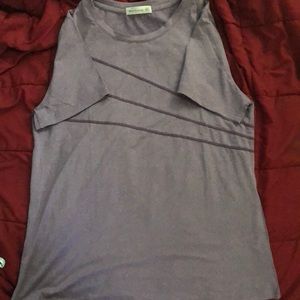 Athletic short sleeve shirt